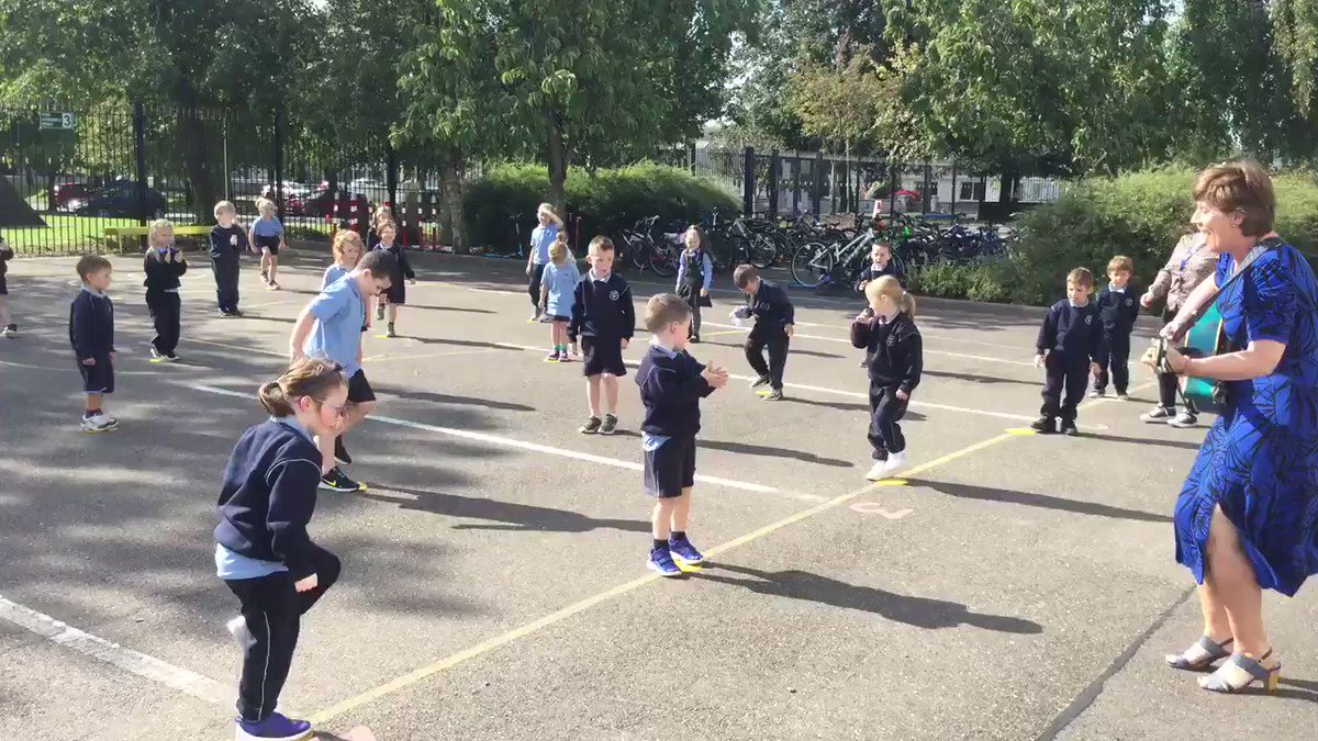Scoil Barra (@ScoilBarra) on Twitter photo 19/09/2020 16:31:48 Junior Infants loves singing with Ms. O’ Sullivan today! #singingoutside #ScoilBarra #JuniorInfants Junior Infants loves singing with Ms. O’ Sullivan today! #singingoutside #ScoilBarra #JuniorInfants