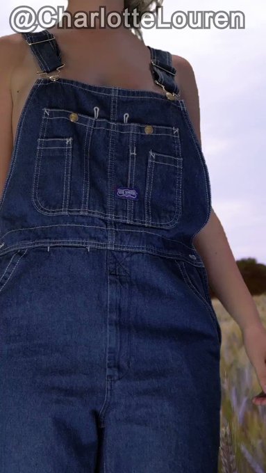 I don't know how farmers get any work done wearing overalls. The must spend all day getting redressed<a href="/tag/harrypotterathome"class="tags"><span>#harrypotterathome</span></a>