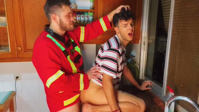 I call the fire department 👨🏻‍🚒 to extinguish the fire in my ass🍑🔥
(Full video at https://t.co/fsbmJEzx12