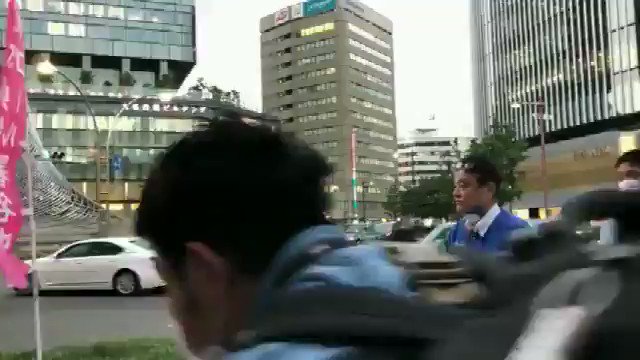 妨害行為を許さない!と思う方はRT
#DOJ
河村市長はじめ高須先生が演説中に早速、妨害行為😡💢
憲法典、地方自治法により定めらられた法律に則って行っている行為を妨害すれば当然、法で罰せられる‼️
#大村知事のリコールを支持します
#反日勢力と手を結ぶ大村知事のリコール支持 https://t.co/0jO1yjUFi5