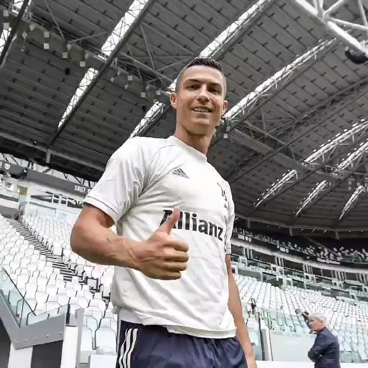Allenamento mattutino🆗👌
In attesa conferenza stampa⌛⌛
#FinoAllaFine
#ForzaJuve https://t.co/nYnljNSOB6
