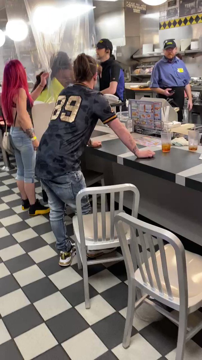 Only at Waffle House 🧇 https://t.co/831WP1pzS7
