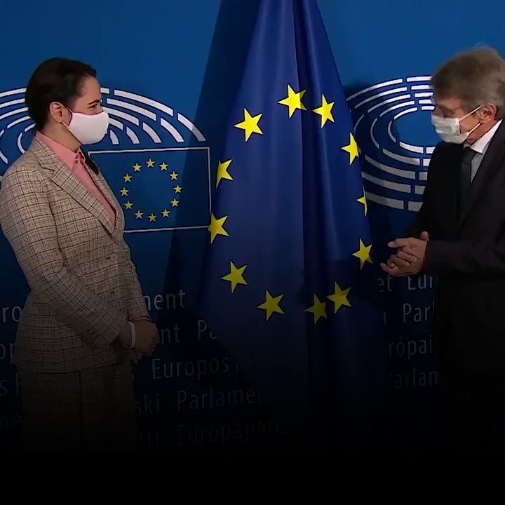 .@EP_President: Щастлив съм да посрещна Светлана Тихановска и да видя, че е в безопасност. Европейският парламент не приема резултатите от изборите и ще продължи да подкрепя народа на Беларус. Единственото надеждно решение е мирното предаване на властта. https://t.co/fvotkp9Kqw