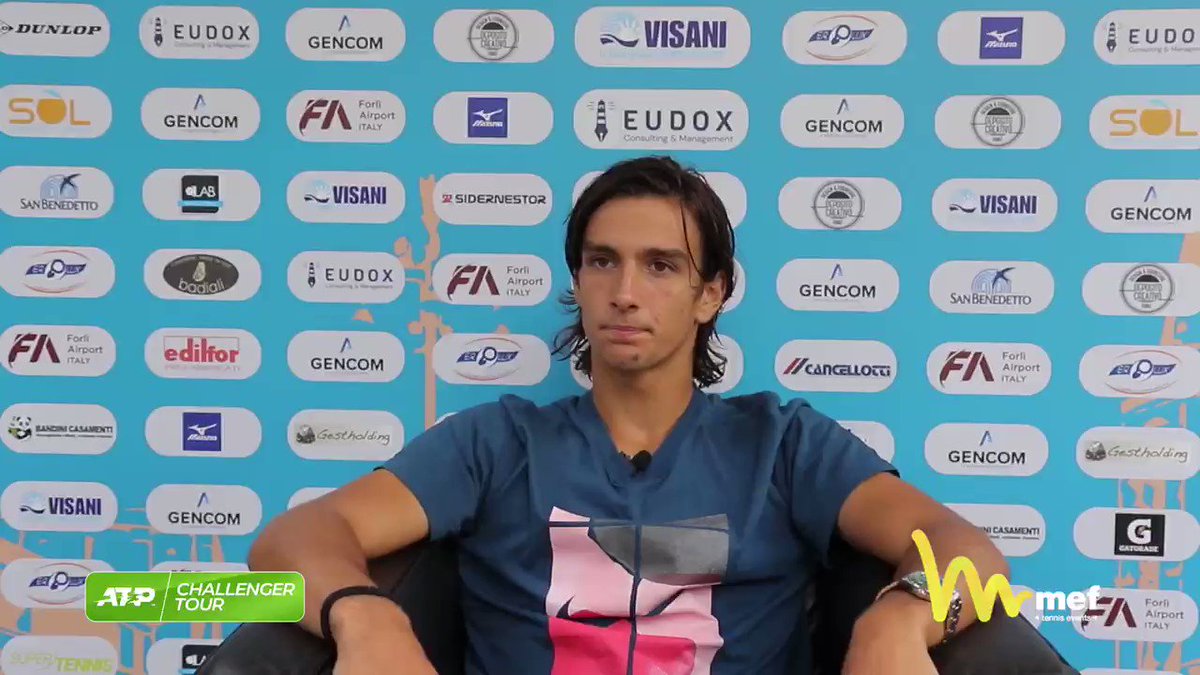 “Cosa hai pensato quando...” 💡
Lorenzo #Musetti ci ha raccontato i suoi @InteBNLdItalia, dall’ingresso al #ForoItalico deserto al trasferimento a #Forlì per il rientro nel circuito #ATPChallenger 🔥
L’intervista è online sui canali @meftennisevents 🎬
#ibi20 #tennis https://t.co/doMx7fu8fY