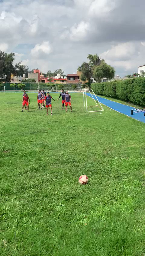 Mañana de futbol ⚽️ en Morelia.
¿Quién creen que fue el goleador?
#ElMásCampeón
@lnbpoficial
#LigaSisnovaLNBP
#EsteEsMiJuego
#LNBP2020 https://t.co/aa5C0brBGH