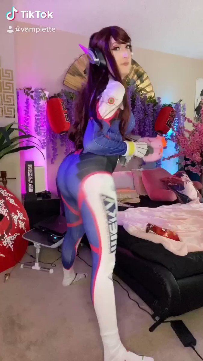 Vamplette on Twitter: "🍑🍑🍑 recreate my most viral cosplay they said. 🤣  it was just me twerking as Dva 💕 https://t.co/LgnbPD0p2J" / Twitter