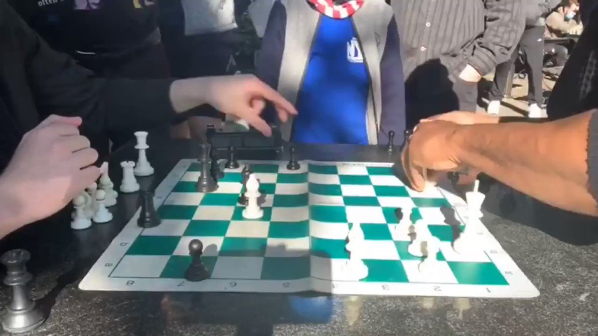 Carlsen plays Bongcloud to win Banter Series