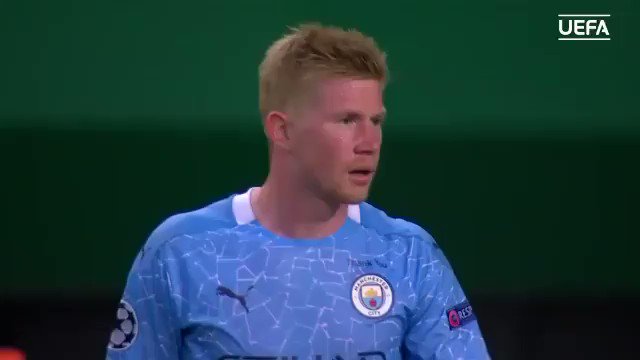 NOMINEES: 2019/20 UEFA Men's Player of the Year
🔹 Kevin De #Bruyne
🔹 Robert #Lewandowski
🔹 Manuel #Neuer
For the first time since 2010, no Cristiano #Ronaldo nor Lionel #Messi 😳
🗓️ #UEFAawards winners announced at the #UCLdraw, 1st October 🏆 https://t.co/8XMWVxIgQ0
