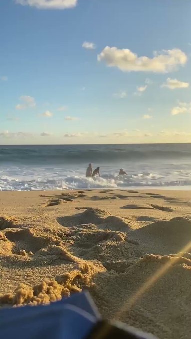 RIP TO MY PHONE 🥴 https://t.co/NaGhyH31TZ<a href="/tag/newprofilepic"class="tags"><span>#newprofilepic</span></a>