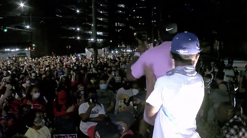 Denver School Board member Tay Anderson tells BLM protestors there are no good cops.
"All you motherfuckers are corrupt" #copolitics #coleg https://t.co/n5yC07D3ix