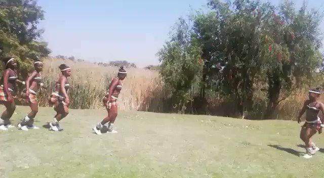 Monate le morethetho wa Setswana
#heritageday2020
#JerusalemaDanceChallenge https://t.co/t7TuMRPqcK