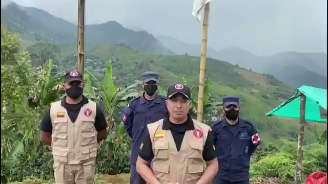 ATENCIÓN: Atacan a soldados que se juegan la vida en desminado humanitario. Farc y disidencias del @PartidoFarc han sembrado minas en el Valle de Cauca. Les quemaron los vehículos y los sometieron a humillaciones. Convocatoria a los defensores de los DH a defender a los soldados. https://t.co/KsLBnphon2