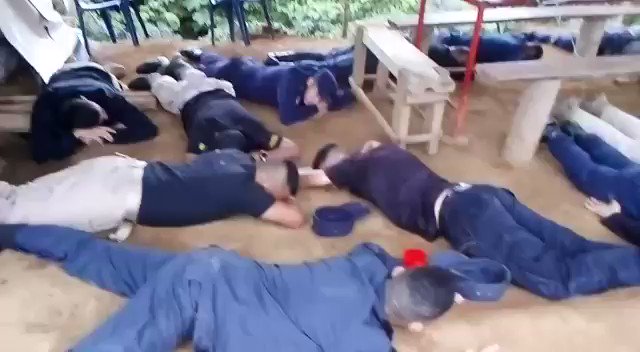 📽️ DOLOR DE PATRIA. Esto fue lo que logró Santos con su nefasto acuerdo de la Habana: empoderó a las Farc para que de manera humillante maltrataran a nuestro ejército.
Esto sucedió en Tuluá, Valle del Cauca. https://t.co/z5KhfD9OfY