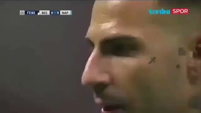 Ricardo Quaresma\n n golünden sonra kulaklar sa  r eden taraftar n sesi.  Happy Birthday     