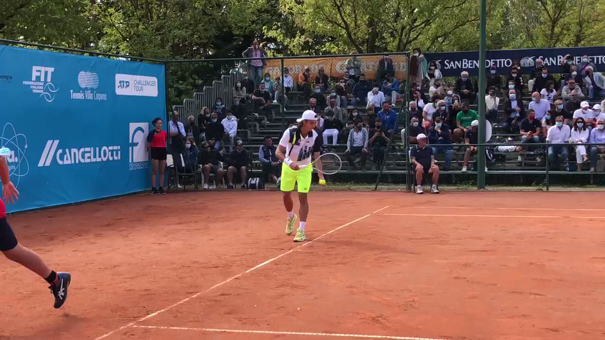 Il sogno è realtà: Lorenzo #Musetti batte Thiago #Monteiro 7-6(2) 7-6(5) e vince gli Internazionali di Tennis Città di Forlì. È il primo titolo Challenger in carriera per il diciottenne di #Carrara 🏆 #Forlì #ATPChallenger #tennis https://t.co/qNEYSZQ34d