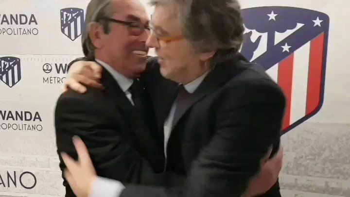 Recupero uno de mis reencuentros más emotivos hace meses en el Wanda con el gran Adelardo Rodríguez, que cumple hoy 81 años. Leyenda, historia del @Atleti y una persona maravillosa. 👍👏⚽️✍ https://t.co/e86Pottkvz