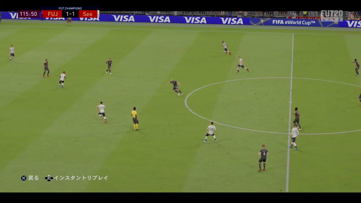 外国の首都がチーム名に入った方との国際試合は拮抗した試合に。スタメンの体力ゲージがゼロになる死闘の中、途中投入のリシャルリソンが延長戦終了間際の決勝ゴール!12試合目で3勝目!#FIFA20 #FUT20 https://t.co/ZEv3I54HZn