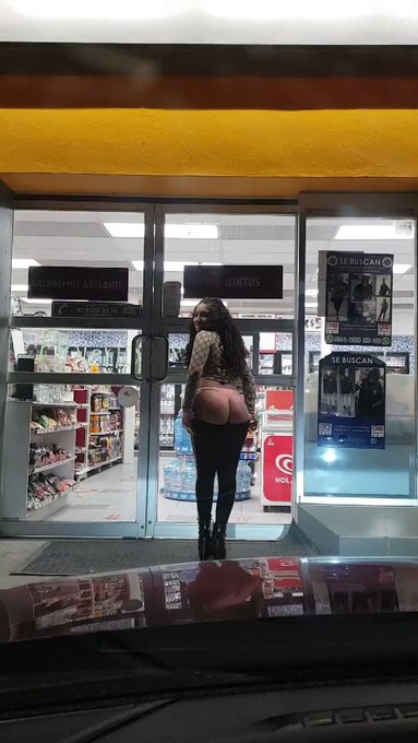 Se tardan un chingo en el oxxo!😠

#SAMANTHAGAR #pornstar #mexicana #squirtqueen #latina #teamsquirting