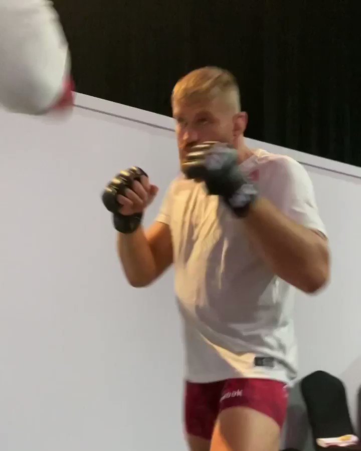 Reyes vs Blachowicz is next LIVE on @espn+ PPV! #UFC253 #InAbuDhabi @visitabudhabi https://t.co/ohbgOqYtXe