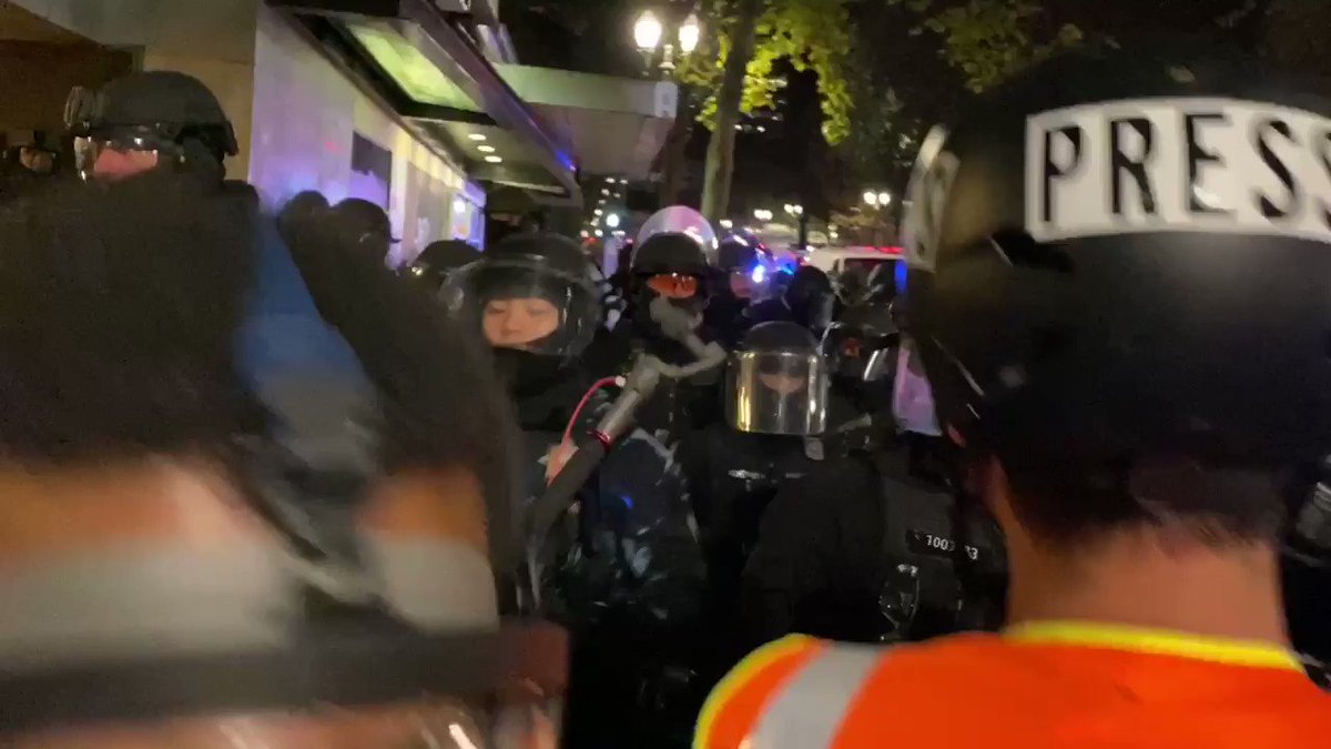 Worried about our first amendment rights? Nothing to worry about, it just is being shattered in front of us.
🎥 @MrOlmos
https://t.co/CSVUfocY4O