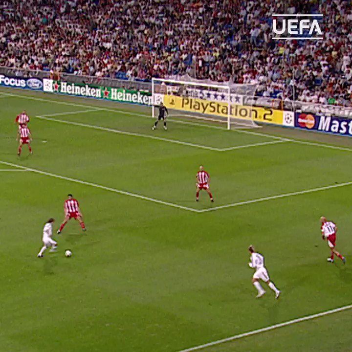 🎯 15年前の今日、#ベッカム のクロスに合わせた #ラウール が #UCL 通算50点目のゴール!🙌
@realmadridjapan | @RaulGonzalez https://t.co/9cPPDMAOwx