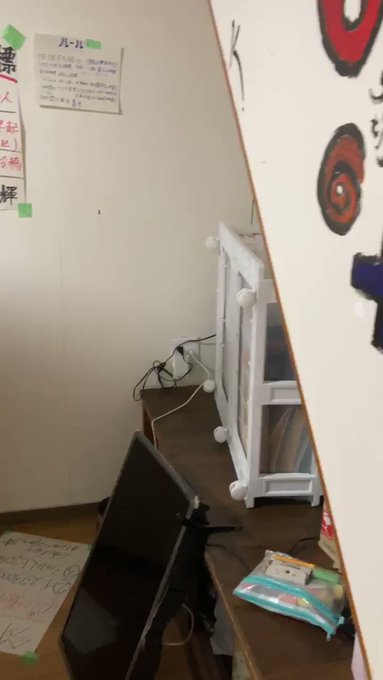 SNSでアンチを本気で怒らせたらあかんと思った。友達　らちられて家こんな事された。まだ友達と連絡が取れません。 https://t.co/9ETcmhOzSC