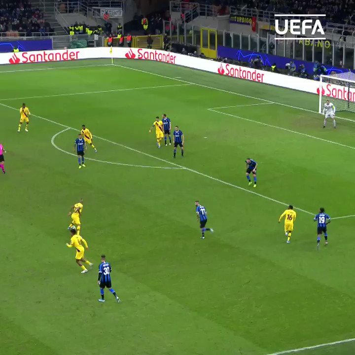 💥 𝐀𝐧𝐬𝐮 𝐅𝐚𝐭𝐢
⚽ Jugador más joven en marcar un gol en la Champions League
⚽ 9 goles en @LaLiga con solo 17 años
🧐 Dónde está su techo ❓
#UCL | @FCBarcelona_es | @ANSUFATI https://t.co/3eIa3Pqnc4