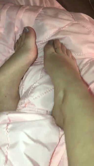 @a12514963 Queen Leia is most generous in these trying times... https://t.co/3LlO2UvT4K<a class="tags" target="_blank" title="On Twitter" href="/?out=eyJ0eXAiOiJKV1QiLCJhbGciOiJIUzUxMiJ9.eyJpYXQiOjE3MjY1NDQ4MTMsImlzcyI6InR3cG9ybnN0YXJzLmNvbSIsIm5iZiI6MTcyNjU0NDgxMywiZXhwIjoxNzU4MDgwODEzLCJyZWRpcmVjdF91cmwiOiJodHRwczovL3R3aXR0ZXIuY29tL2ExMjUxNDk2MyJ9.LjBdEF4SS0nQyIPQVWFlY2WrHmAYrBdNKr7R_jS0lbzIy0fI1X7D8kgQhSHQouHVbRfUir1sE72BG5fP0_WyoA">@a12514963</a><a href="/tag/gamergirls"class="tags"><span>#gamergirls</span></a>