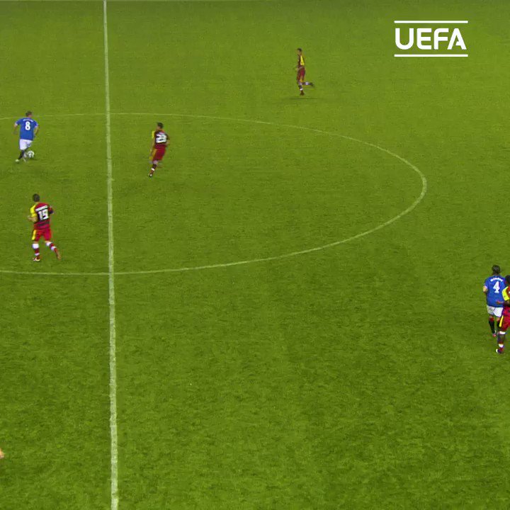 📆 #TalDíaComoHoy en 2009 marcaba su único gol en la fase de grupos de la Champions League.
¡Nacho Novo, un clásico del @RangersFC! 💙⚽
#UCL | @nnovo1010 https://t.co/LOTcEnpu3n