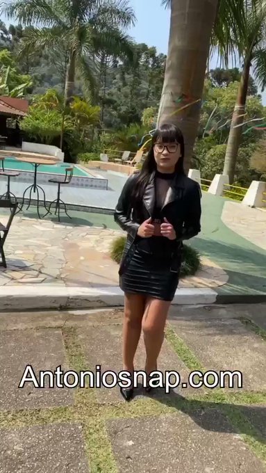 ماكو اجمل من البريئ و من البنت الي ما تدري شي تعلمها عل زبر تعليم و اطعميها اياه لين حلقها و تزغب بخرقها