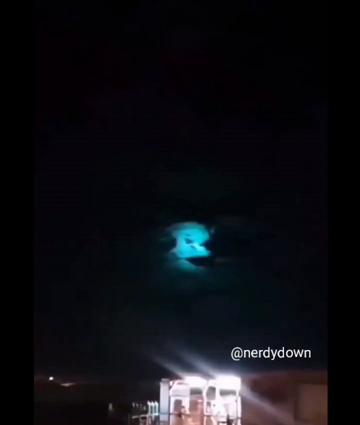 ༒Spectro Noctámbulo༒ on Twitter "Beatiful Green Magnesium Meteor