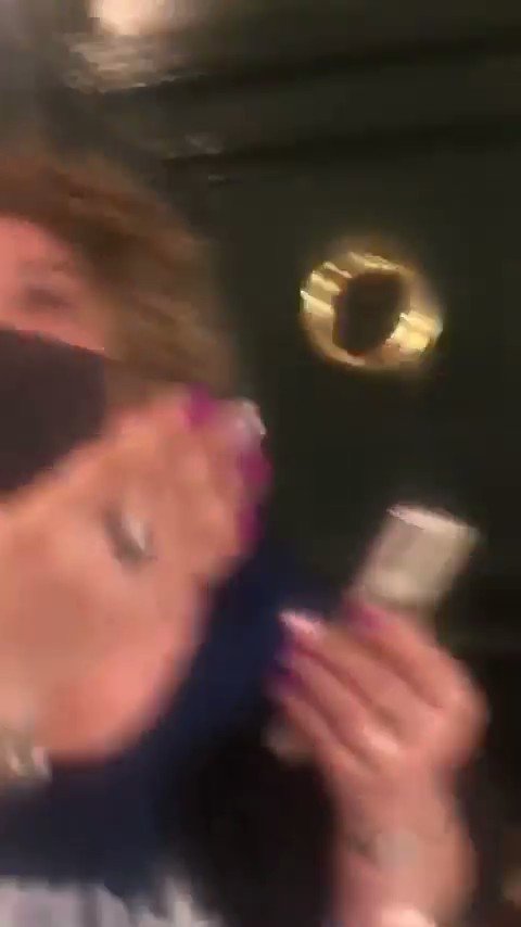 Così non esce... Can .. è troppa la voglia di vederti!
Roma è letteralmente impazzita per te!
@canyaman1989 https://t.co/PVp9j9dxdo