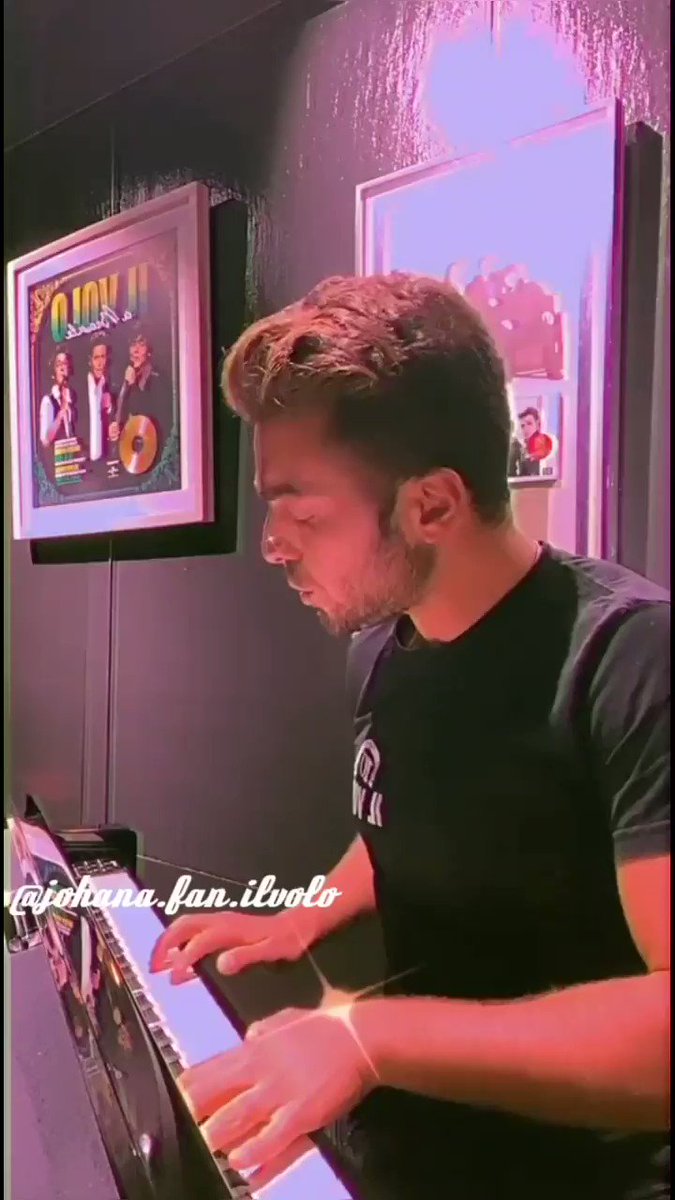 La tua bella voce Amore @GianGinoble 😍❤🎵🎶🎹🎤
#ilvolo #ilvolomusic
#piano #pianoforte
#singer #music
#Montepagano #abruzzi #italy https://t.co/Pe2Xxr9R0R