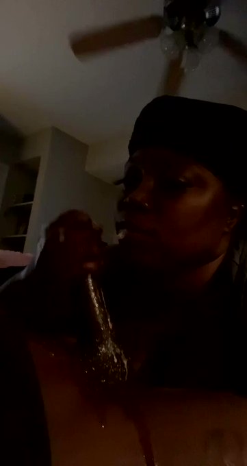 I had to put tht Bih in rewind 😈😝💦 https://t.co/7JODRzpgh1<a href="/tag/oldtomenewtoyall"class="tags"><span>#oldtomenewtoyall</span></a>