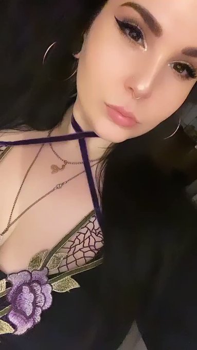 I am so fucking fire 👑🖤🔥

⛓ Findom whalesub sissy cuckold findombrat forcedintox findomme tattooedgoddess