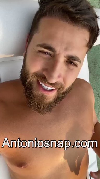 من تحس نفسك تعبان و ظهرك يعورك لازم تجيب وحدة تسوي لك مساج دهنت جسمها و جسمي كله زيت و اجت فوقي و و تعملي