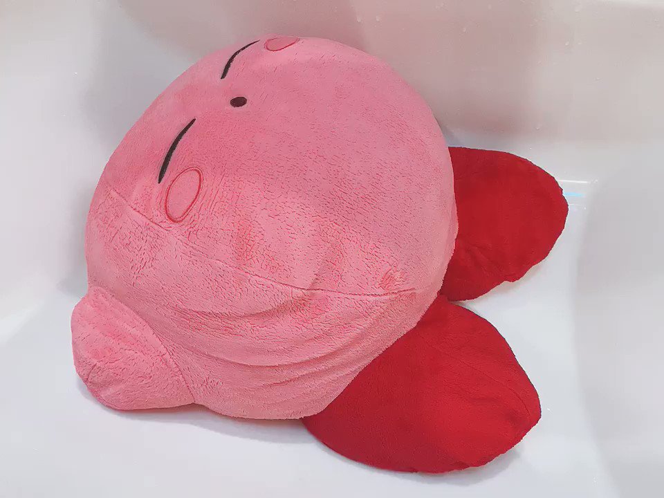 ぽよんぽよんな弾力も原作通り？洗濯したてのカービィのぬいぐるみに癒される･･･！