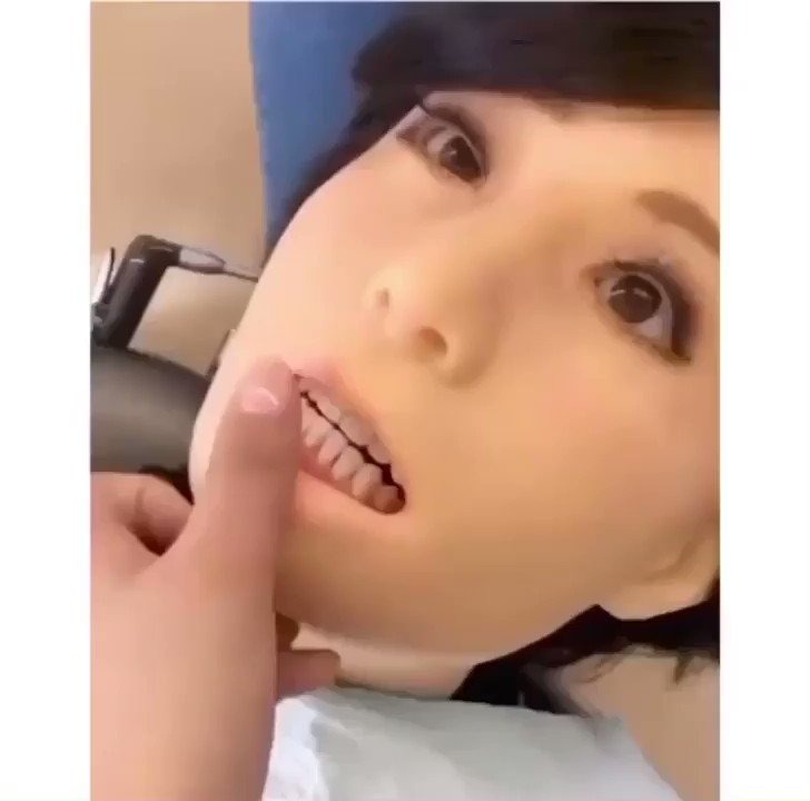 Daniel Holland (@DannyDutch) on Twitter photo 08/10/2020 10:36:02 This malfunctioning dental school robot is quite possibly one of the scariest things I’ve ever seen. This malfunctioning dental school robot is quite possibly one of the scariest things I’ve ever seen.