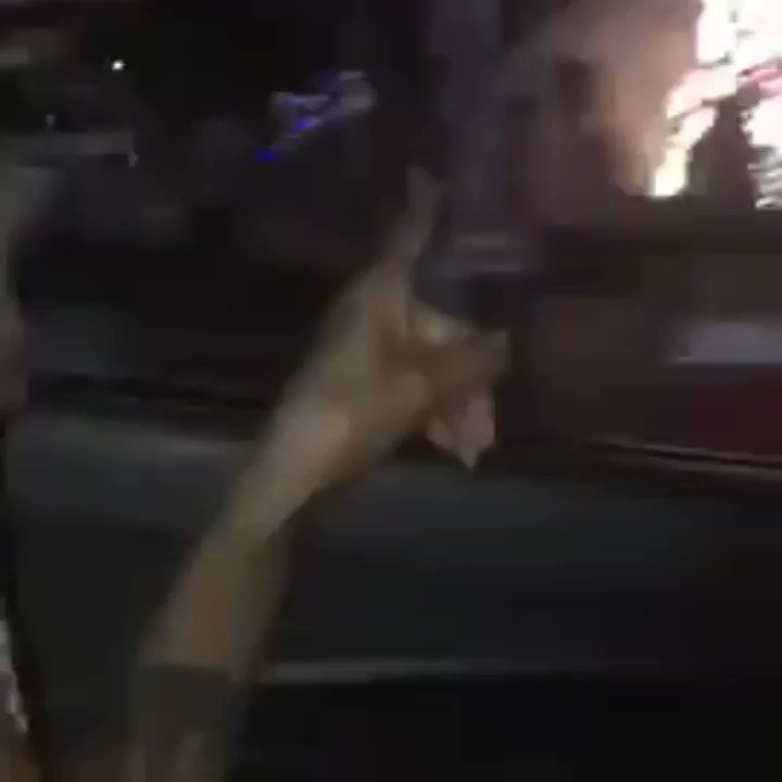 O motorista do Uber: ei mano, você sabe qual time joga hoje? Eu no banco de trás: - iFunny Brazil