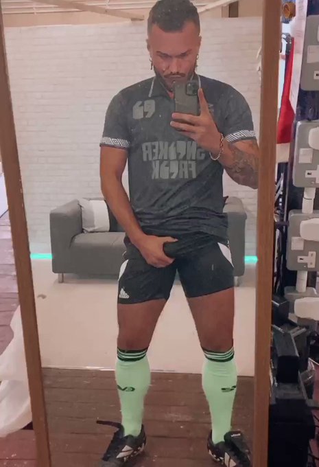 Do you want Play football ? 
Soon movie with @realScottXXX ? 
?Manchester https://t.co/irEp6yupMP