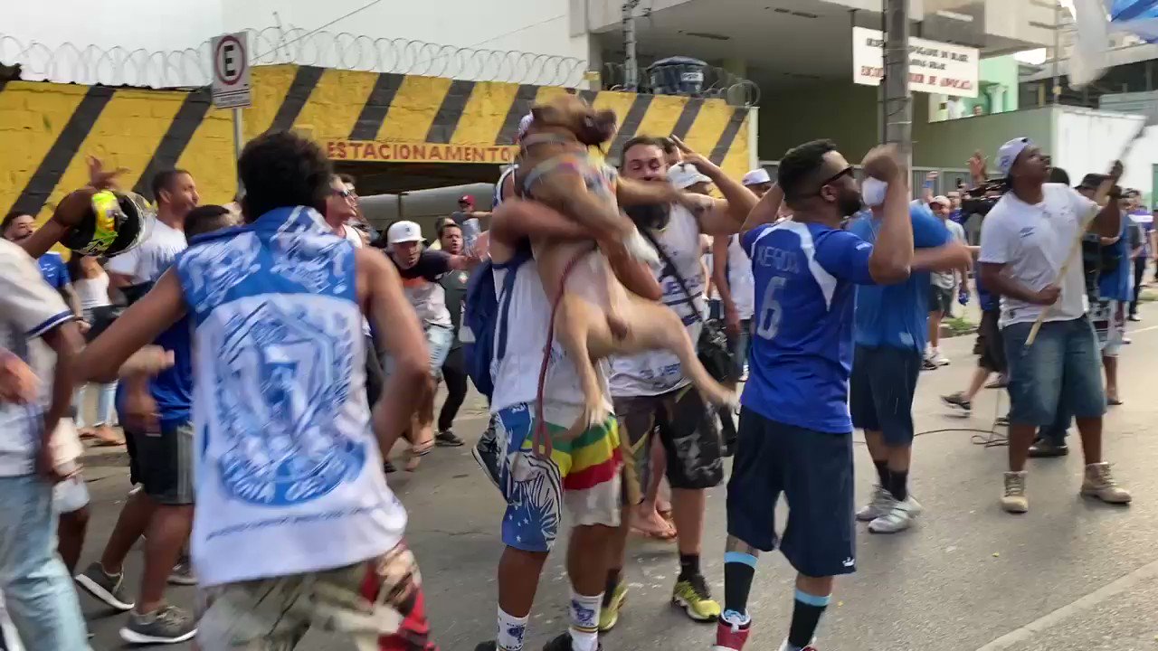 VAMOS, CRUZEIRO! VAMOS JOGAR COM RAÇA E VOLTAR PARA A SÉRIE A!”