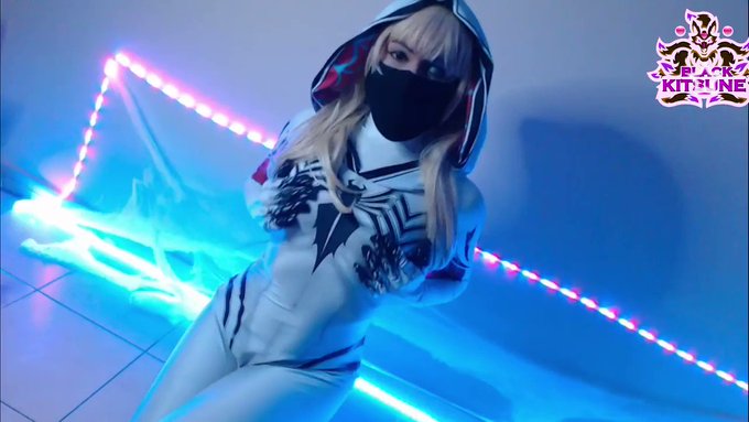 New video of Gwen Venom, come see it in full on my ManyVids!💋🕷️🕸️💋
#MvSales #SpiderGwenCosplay #cosplayergirl