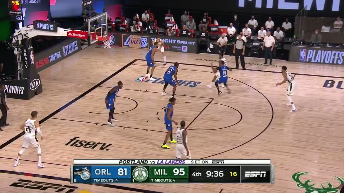 4. Giannis Antetokounmpo 🦌
26.7 PPG | 55.9 FG% | 13.8 RPG | 5.7 APG | 53 FPPG https://t.co/kCDQ1k0YN6