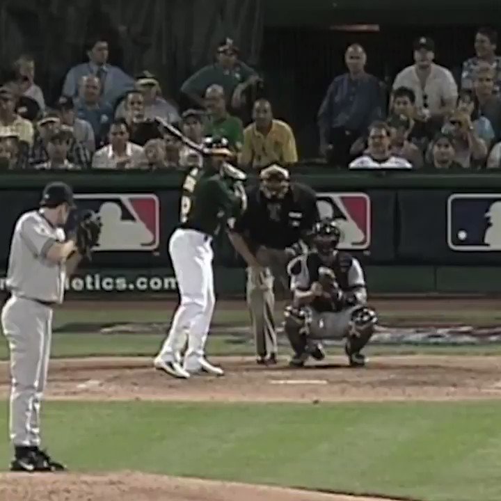 19 years ago today, Derek Jeter made one of the most unbelievable plays you will ever see by a shortstop.
The Flip.
https://t.co/lfJCOn5rKi