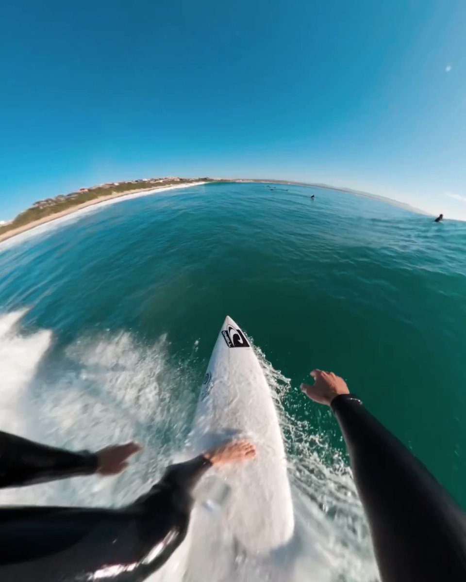 Hold up your phone and follow @Dyllightfoot to go for a surf.
Video: @ChrisRogersZA https://t.co/xecOS3FHqN