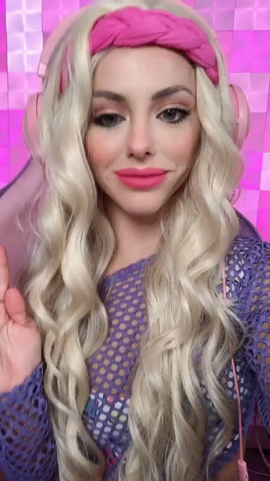Hey come hang with #Barbie now on https://t.co/V7o0bjtBR3 @Twitch https://t.co/lZlHUx9f4G