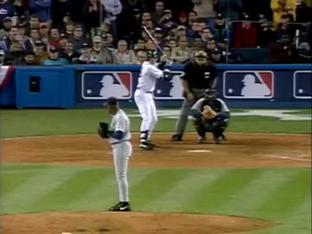 20 years ago today, David Justice's clutch home run in Game 6 of the ALCS helped the Yankees advance to the Subway Series. https://t.co/kJ9oSUxE1W