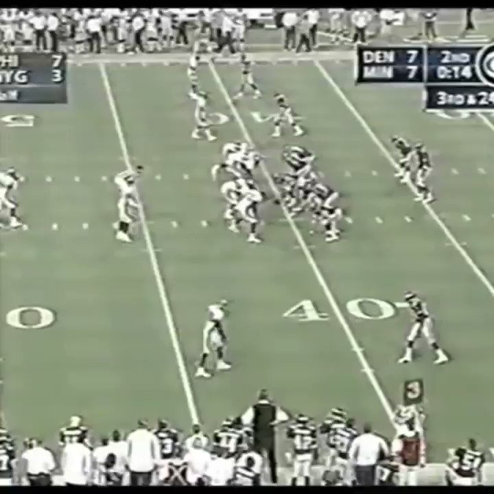 Happy birthday Daunte Culpepper! Watching you and Randy Moss sure was fun. 