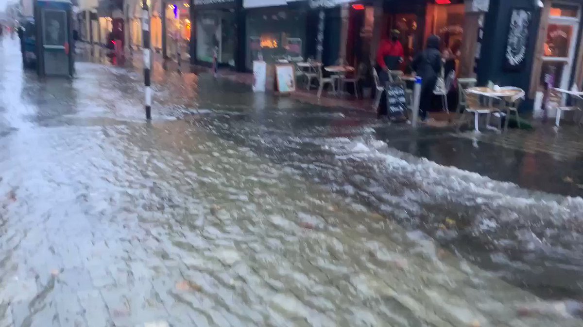 Water is pouring down Oliver Plunkett St at 8.48am this morn.
Your heart goes out to city’s traders so pls folks, when we get the place cleaned up #shoplocal like never before
@LEOCorkCity @CBA_cork @CorkChamber #COVID19ireland https://t.co/a94vxhYg4j