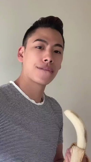 I want more than banana ? https://t.co/ohTTgzoP5H
